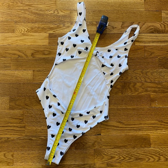 5 for $20 ✨ BRAND NEW Zahara Swim Queen of Hearts One Piece - Picture 8 of 9